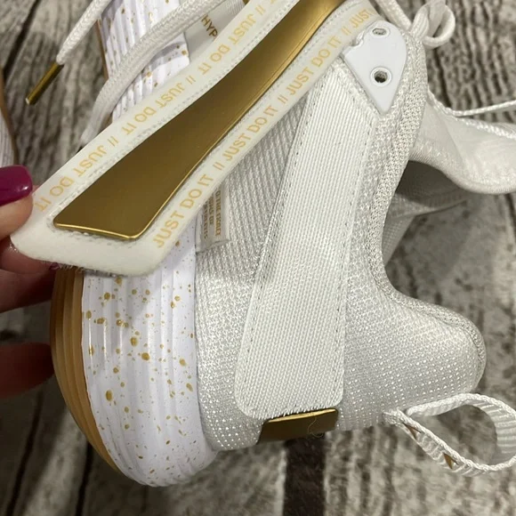 Nike React HyperSet White and Gold High-Top Sneakers Size 7 Volleyball Shoes - Picture 6 of 7